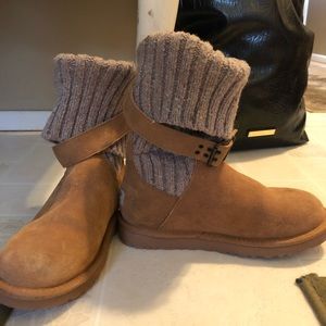 UGG knit boots with buckle
